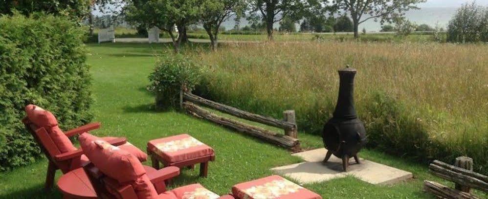 Gite Les Acres Tranquilles B&B Port-Daniel エクステリア 写真