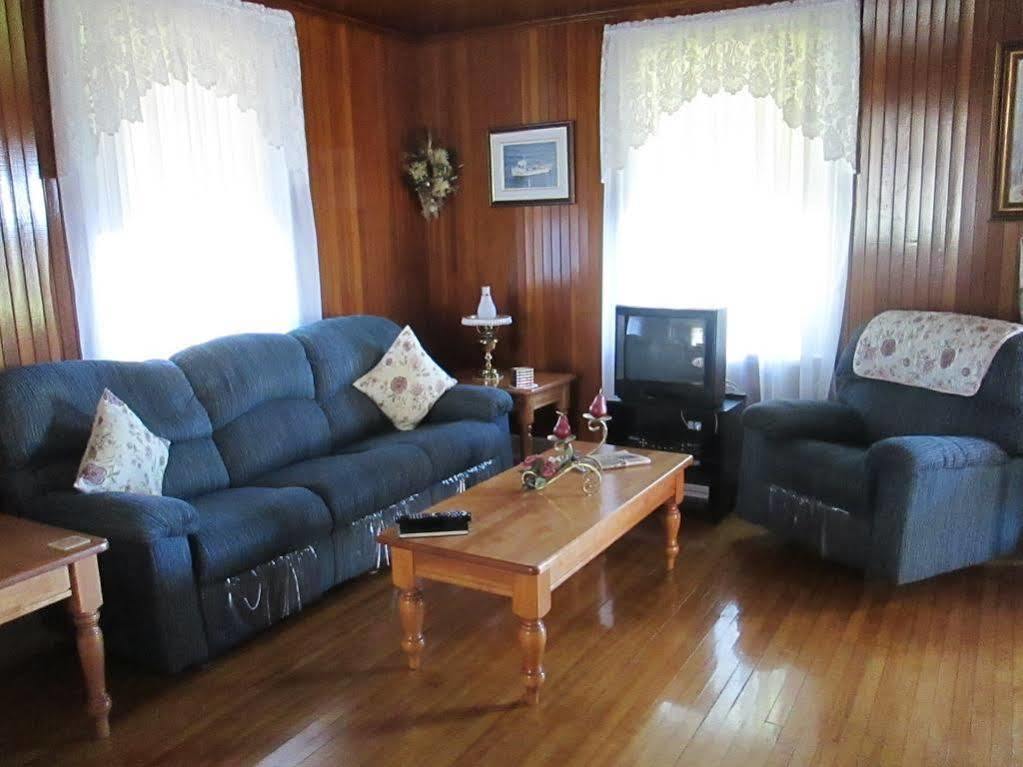 Gite Les Acres Tranquilles B&B Port-Daniel エクステリア 写真